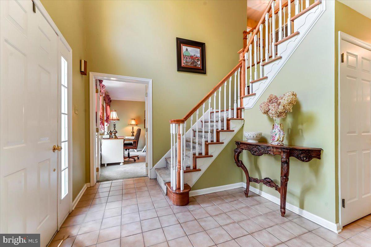 725 Beversrede Trail Kennett Square, PA 19348 - Photo 8 of 41 Two story bright foyer.