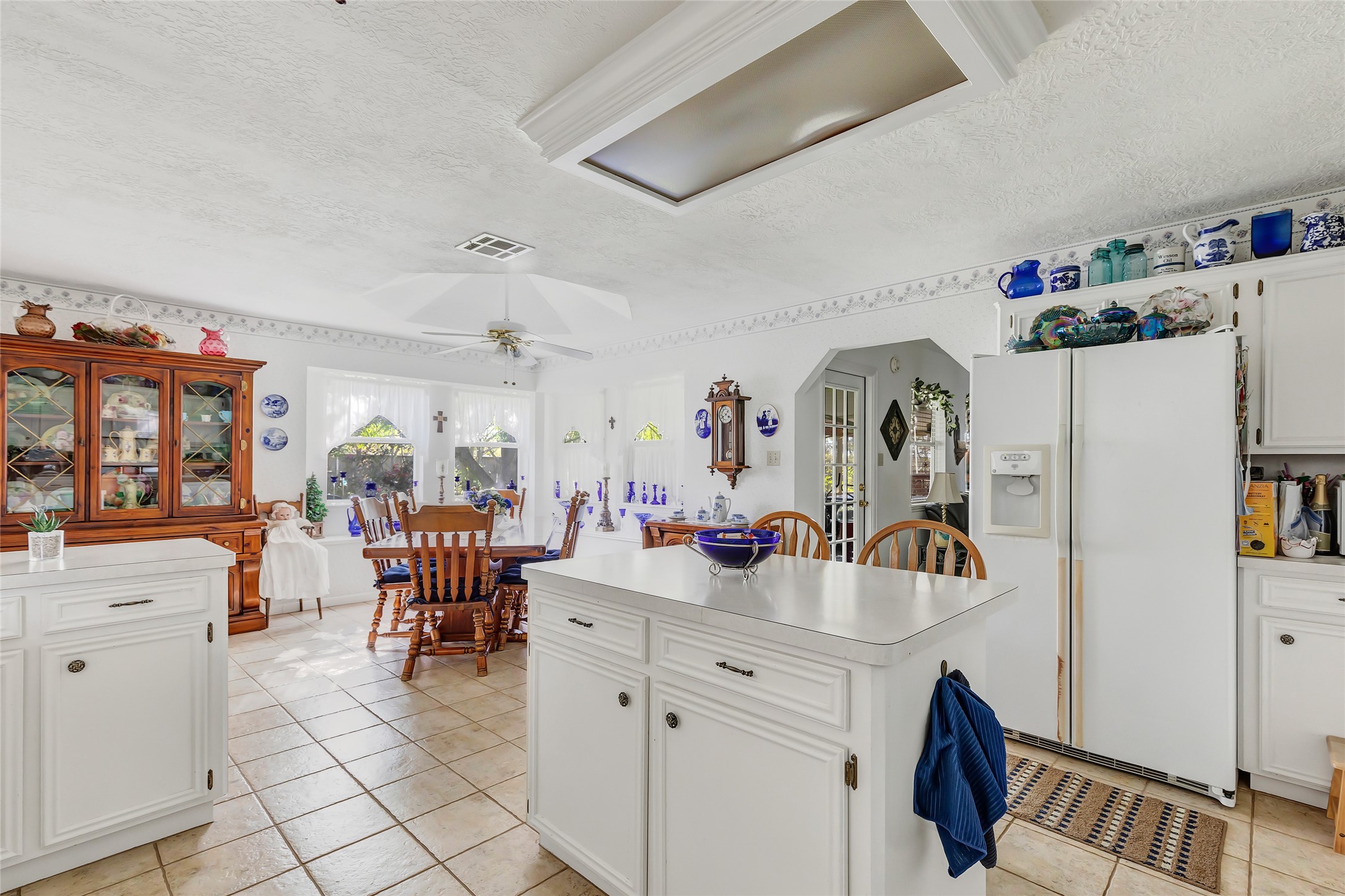 27414 Kathy Lane Magnolia, TX 77355 - Photo 13 of 41 The dining room is in the kitchen space.