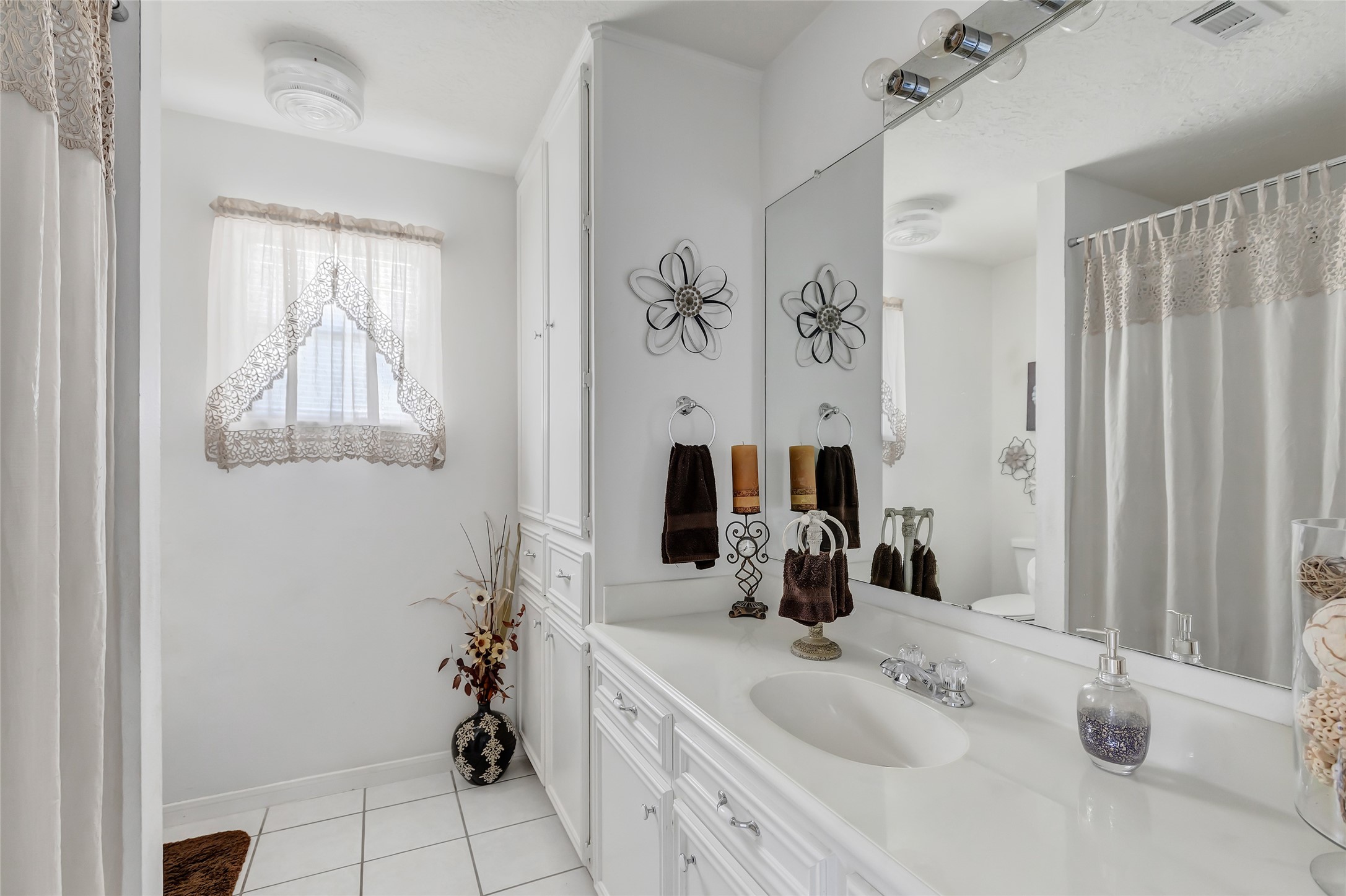 27414 Kathy Lane Magnolia, TX 77355 - Photo 25 of 41 This is the secondary bathroom with a tub/shower combo.