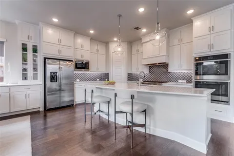 $699,900 | 9136 Rock Daisy Court, Dallas, TX 75231
