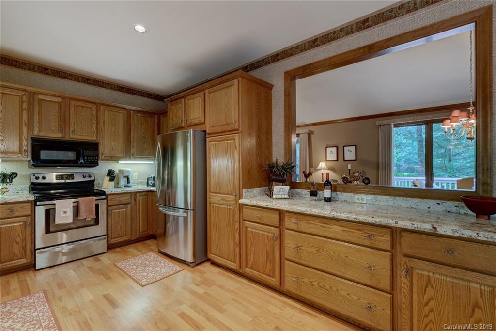 172 Rushing Spring Lane, Unit 19 Sapphire, NC 28774 - Photo 4 of 8 Gallery Image 4