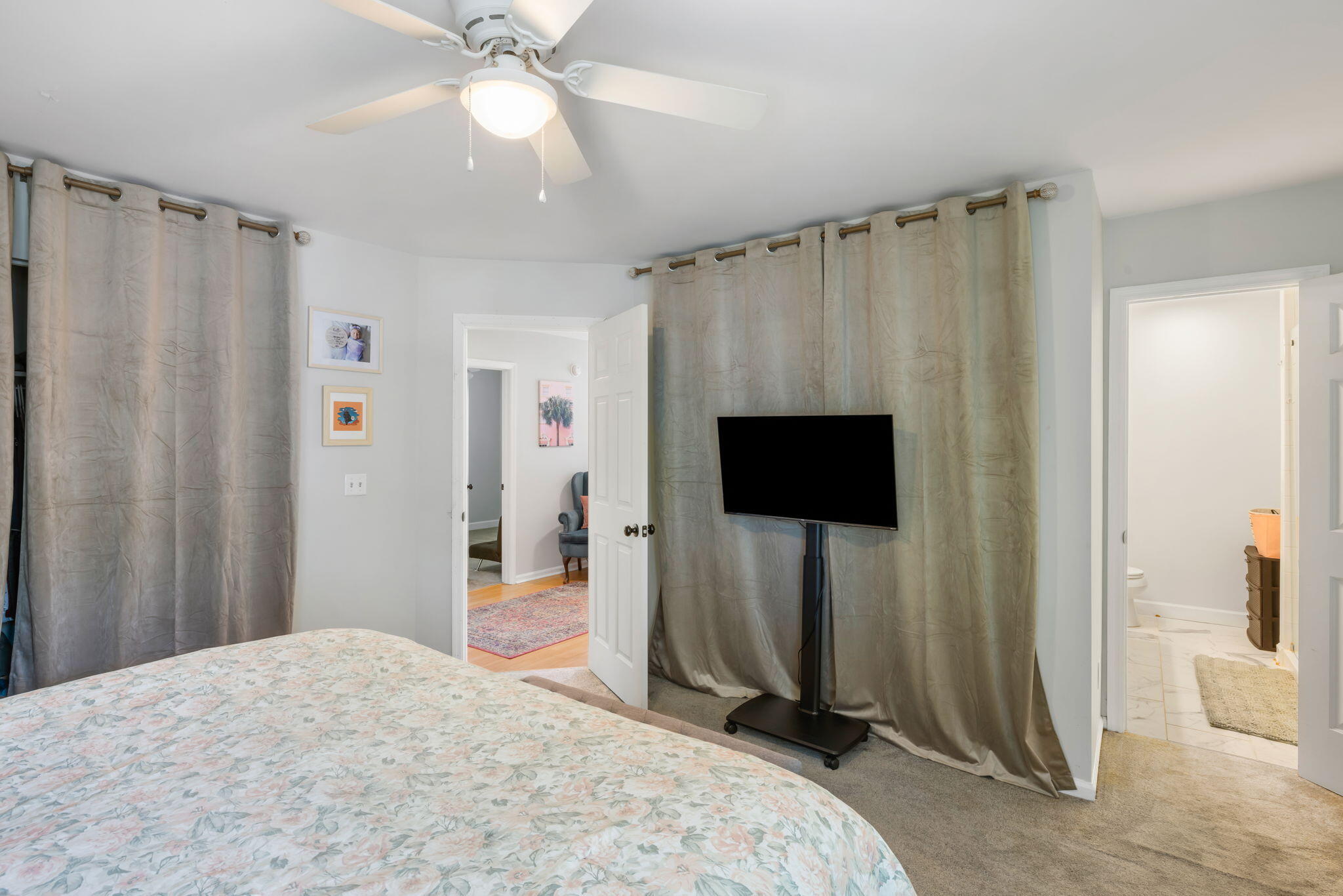 1406 Oak Landing Road Mount Pleasant, SC 29464 - Photo 21 of 45 Owners Suite