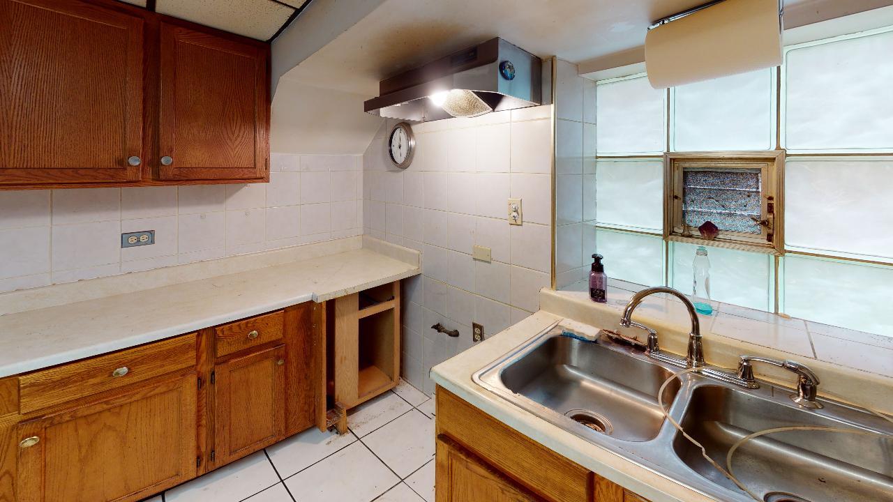 6722 Riverside Drive Berwyn, IL 60402 - Photo 15 of 25