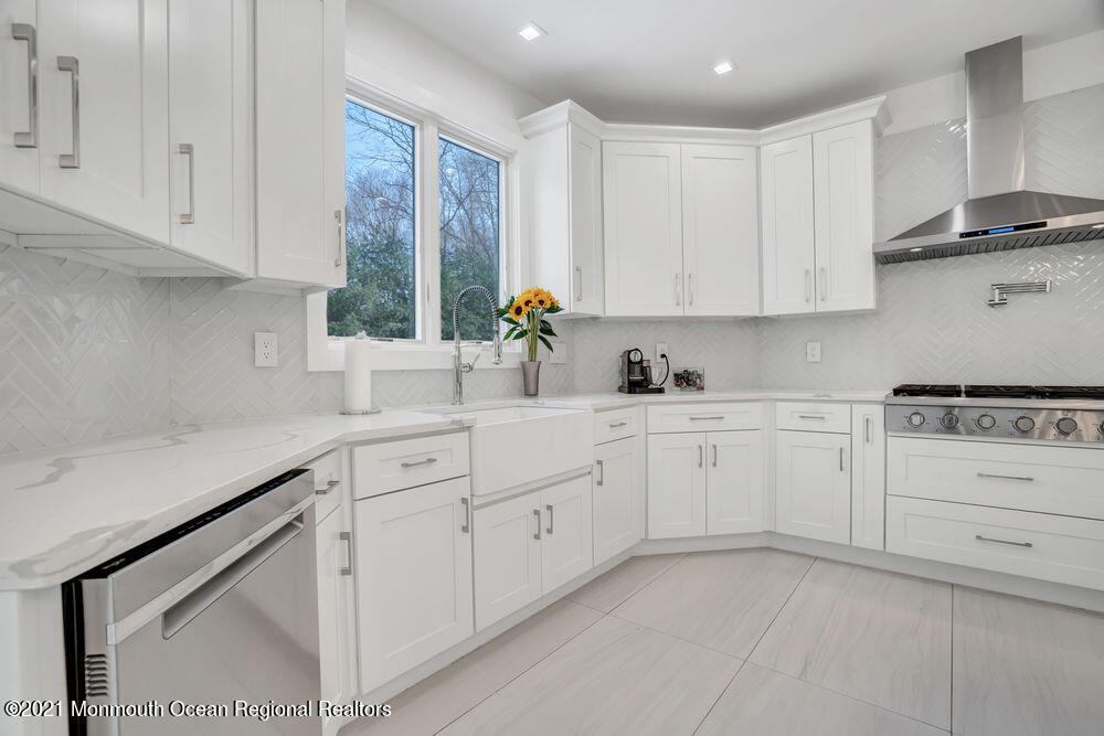 51 Crine Road Morganville, NJ 07751 - Photo 23 of 59 030_ros01821