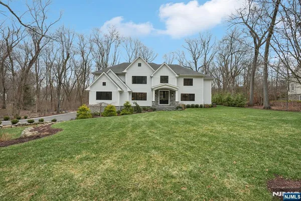$2,899,000 | 868 Pueblo Drive, Franklin Lakes, NJ 07417
