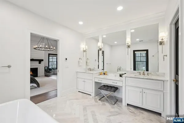 $2,899,000 | 868 Pueblo Drive, Franklin Lakes, NJ 07417