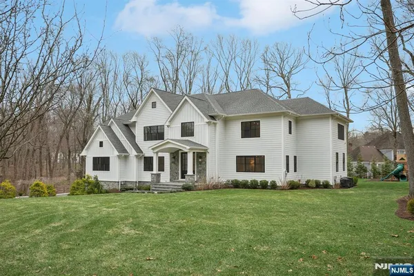 $2,899,000 | 868 Pueblo Drive, Franklin Lakes, NJ 07417