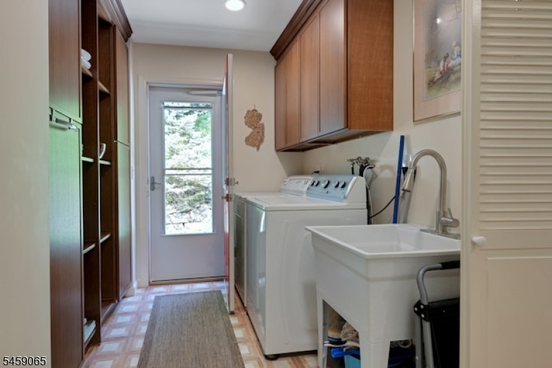 47 Long Ridge Road Morris Plains, NJ 07950 - Photo 18 of 29 Gallery Image 18