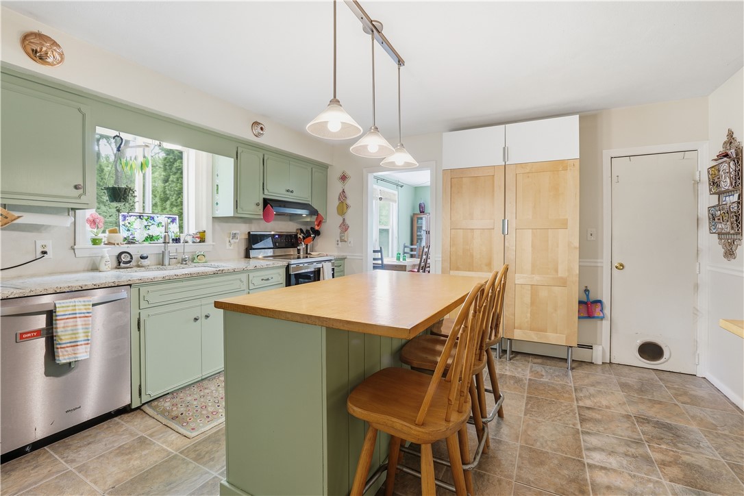 39 West Wrentham Road Cumberland, RI 02864 - Photo 8 of 40