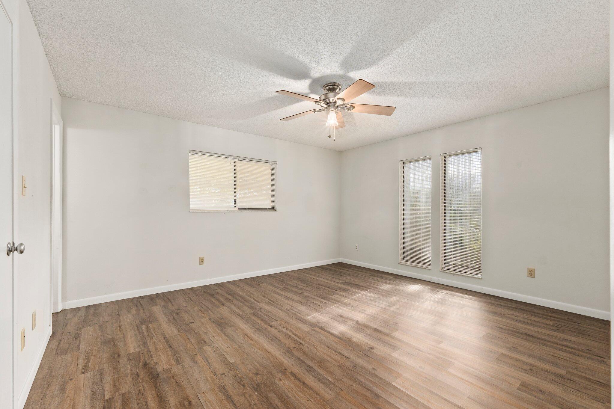 5707 Eagle Drive Fort Pierce, FL 34951 - Photo 19 of 34 19-web-or-mls-DSC00323