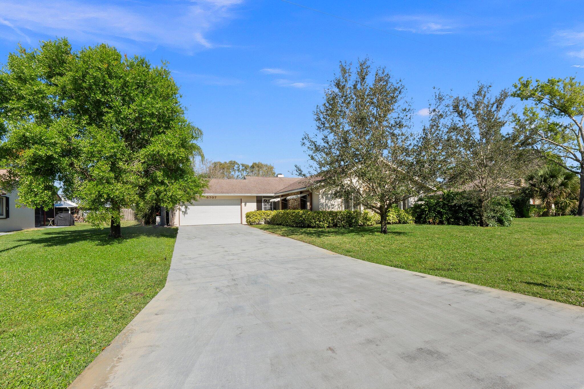 5707 Eagle Drive Fort Pierce, FL 34951 - Photo 4 of 34 2-web-or-mls-DSC00510