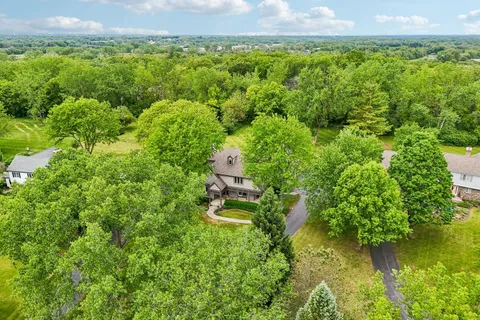 $649,900 | 2212 Crystal Way, Crystal Lake, IL 60012