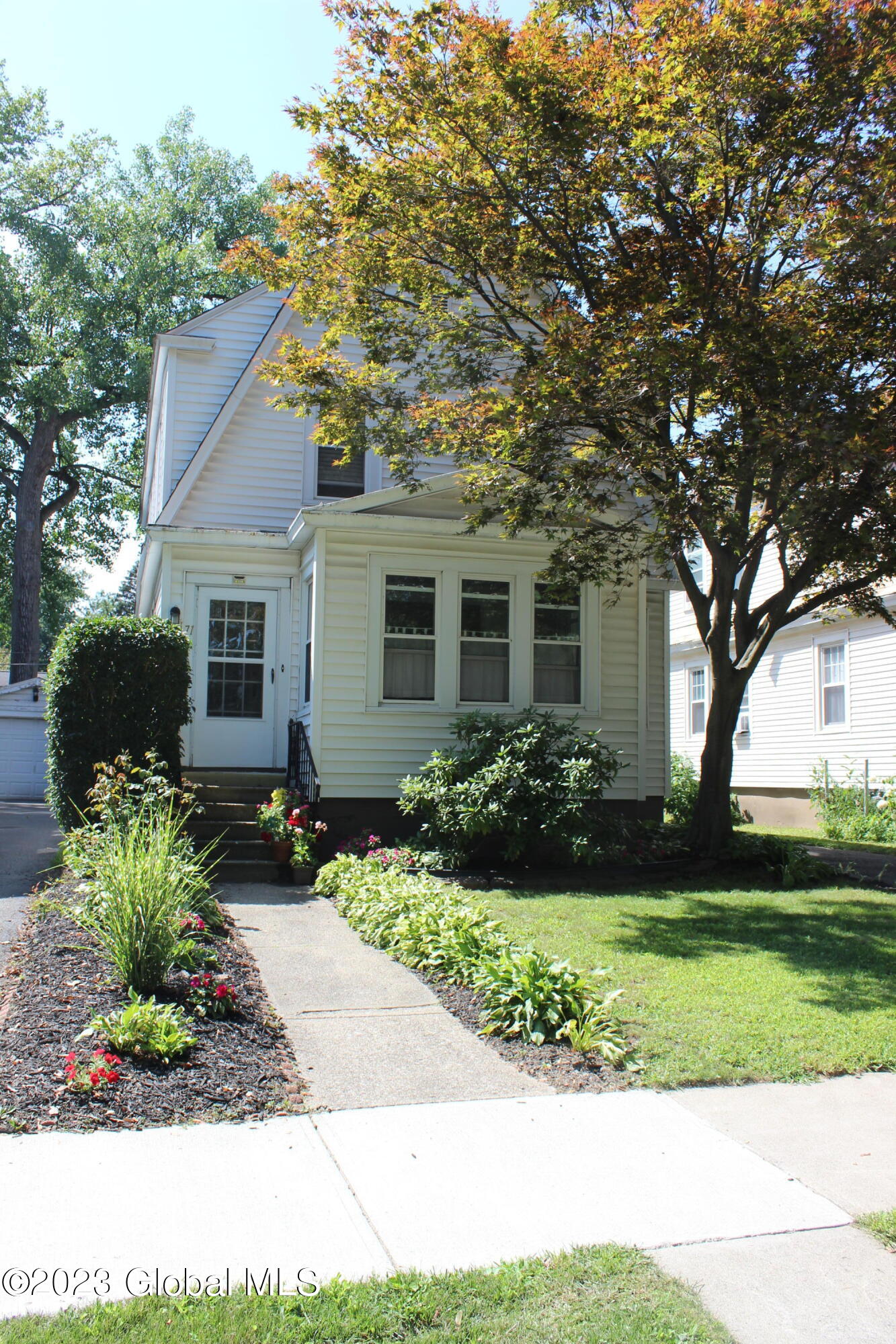 71 Academy Road Albany, NY 12208 - Photo 2 of 38 IMG_2028