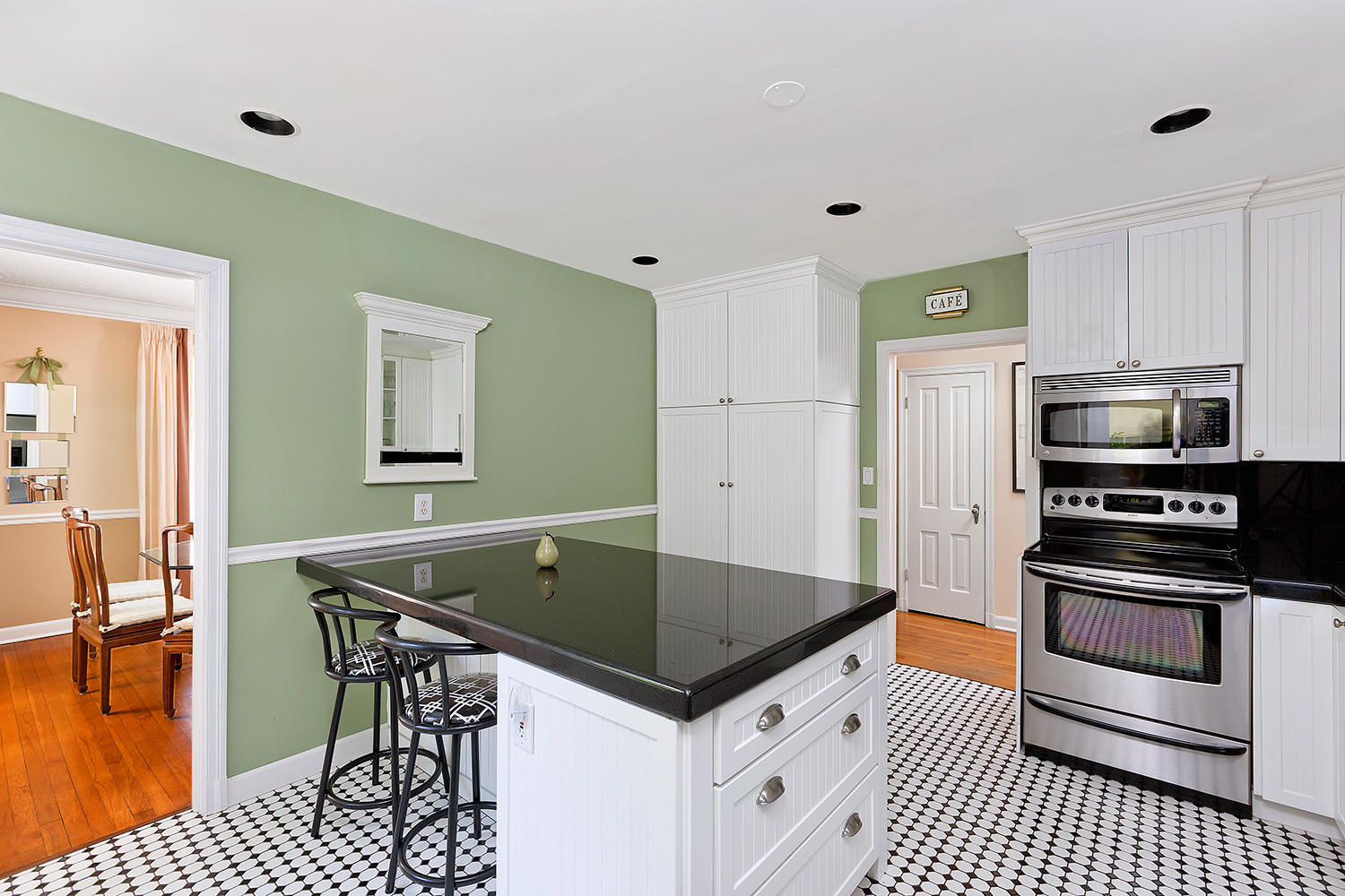 333 Monceaux Road West Palm Beach, FL 33405 - Photo 6 of 24 07_Kitchen_2