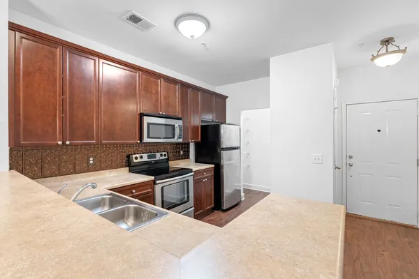$300,000 | 8221 Lenox Creekside Drive, Unit 3, Nashville, TN 37211