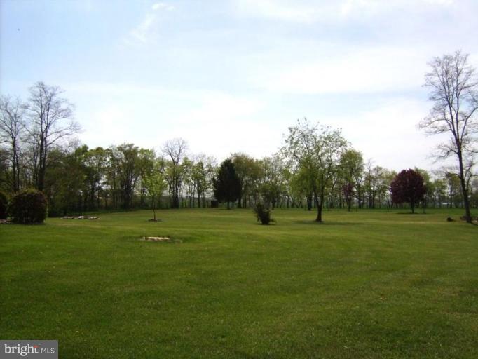 15009 Hicksville Road Clear Spring, MD 21722 - Photo 25 of 27 View of Side Yard