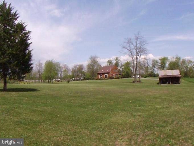 15009 Hicksville Road Clear Spring, MD 21722 - Photo 9 of 27 Side yard acreage