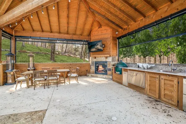 $3,749,000 | 206 Dogwood Point, Winnsboro, TX 75494