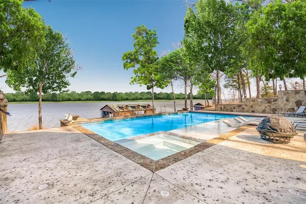 $3,749,000 | 206 Dogwood Point, Winnsboro, TX 75494