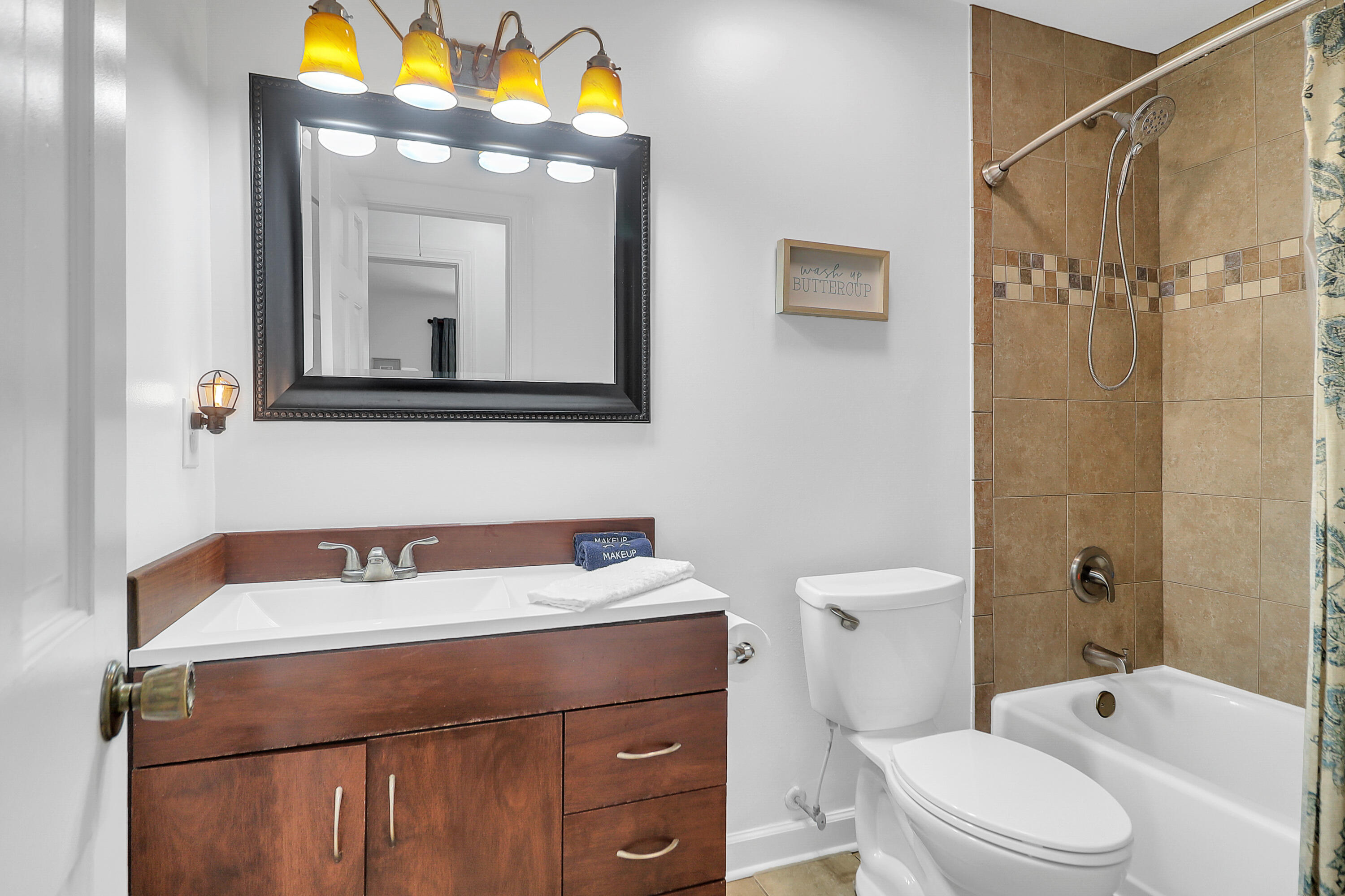 938 Regatta Road Charleston, SC 29412 - Photo 16 of 26 Guest Bath