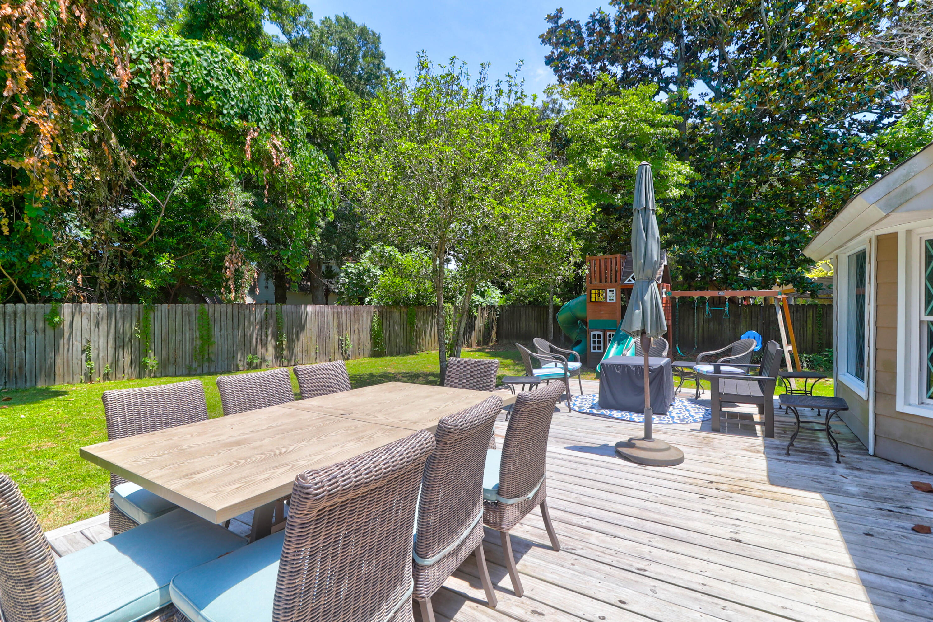 938 Regatta Road Charleston, SC 29412 - Photo 22 of 26 Rear Deck