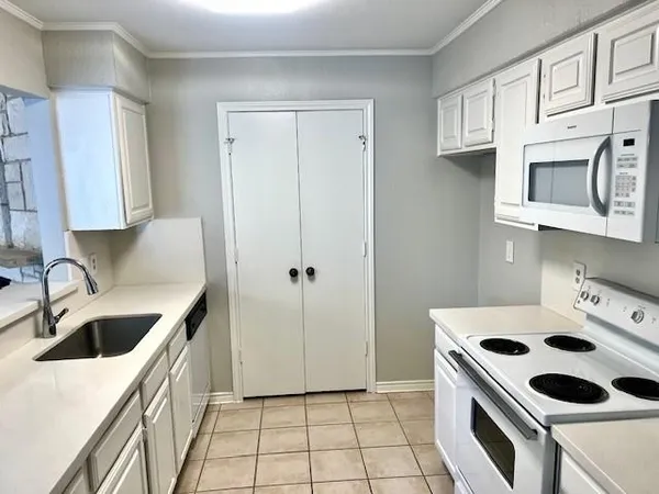 $2,200 | 138 East Bethel School Road, Coppell, TX 75019