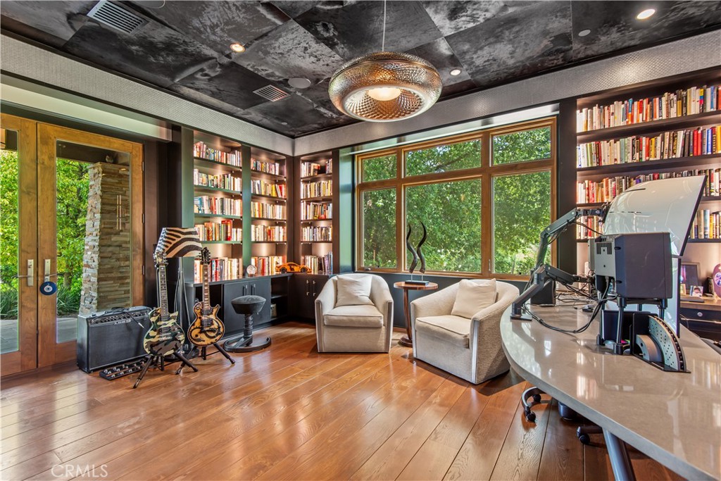 5824 Jed Smith Road Hidden Hills, CA 91302 - Photo 18 of 37