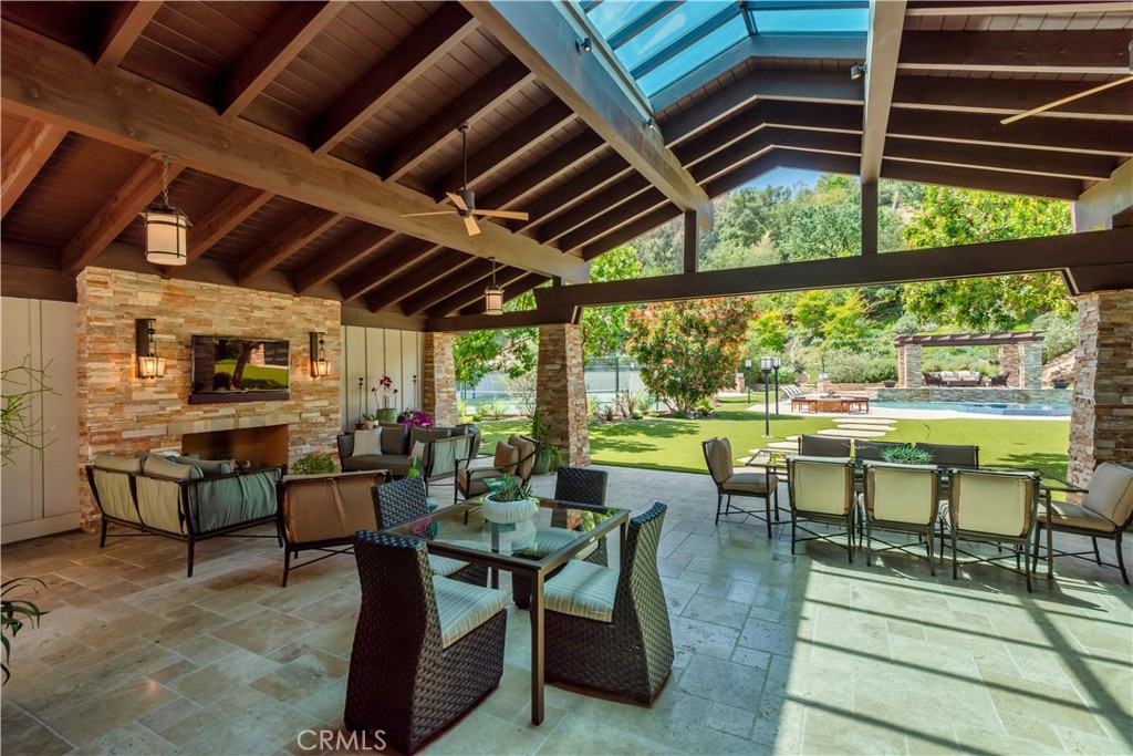 5824 Jed Smith Road Hidden Hills, CA 91302 - Photo 24 of 37