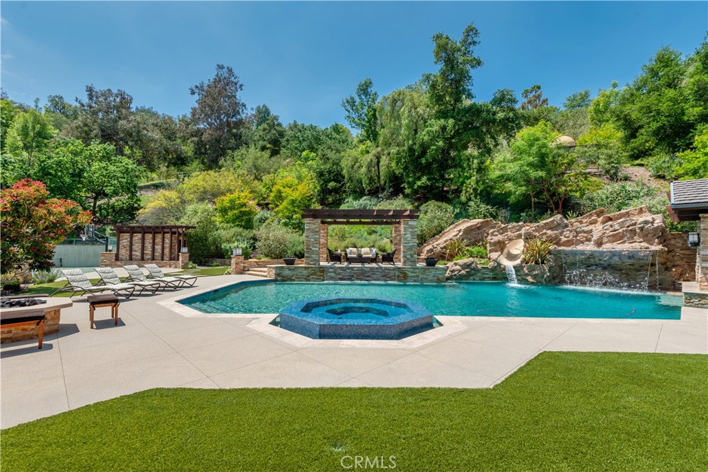 5824 Jed Smith Road Hidden Hills, CA 91302 - Photo 30 of 37