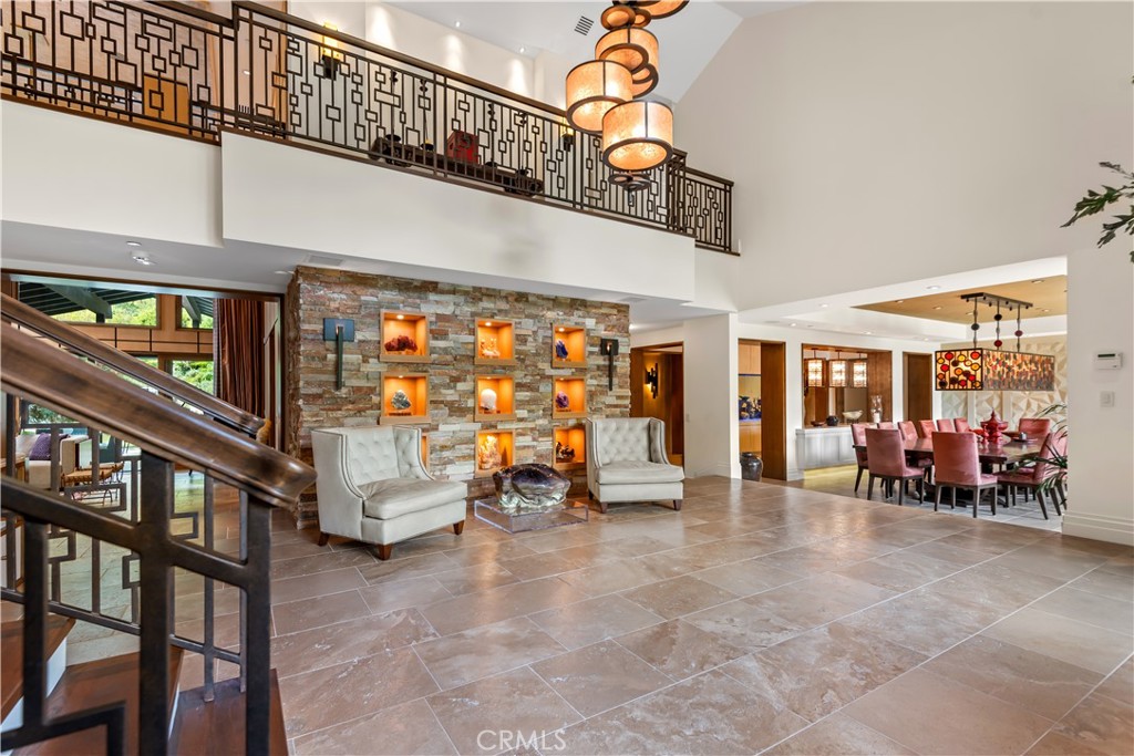 5824 Jed Smith Road Hidden Hills, CA 91302 - Photo 4 of 37