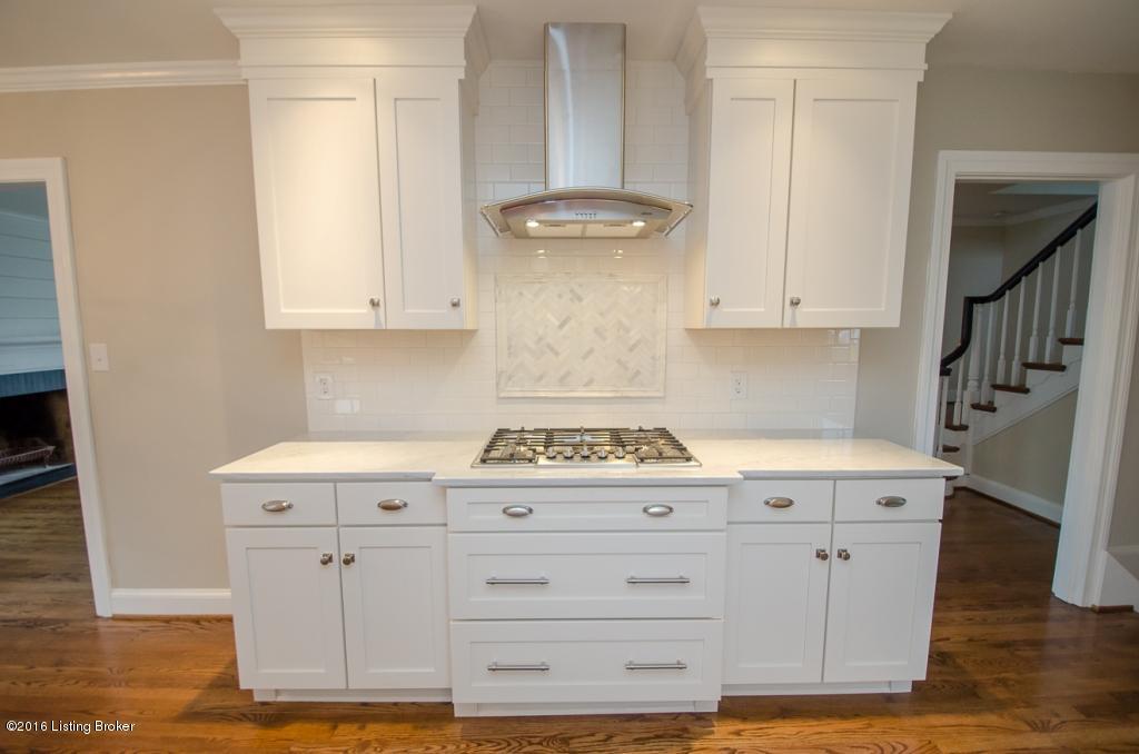 201 Gibson Road Louisville, KY 40207 - Photo 10 of 26 Kitchen Range