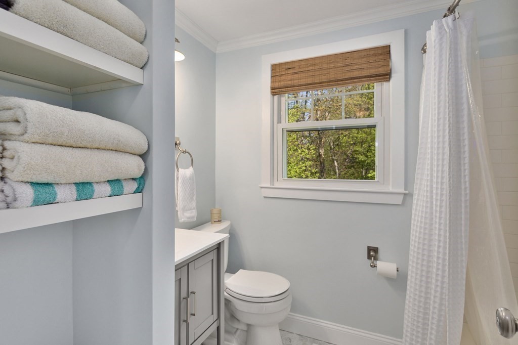 27 Red Jacket Road Weymouth, MA 02190 - Photo 17 of 28