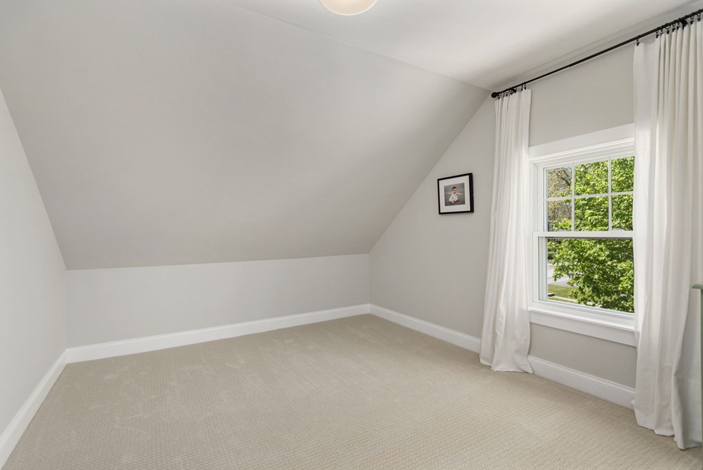 27 Red Jacket Road Weymouth, MA 02190 - Photo 19 of 28