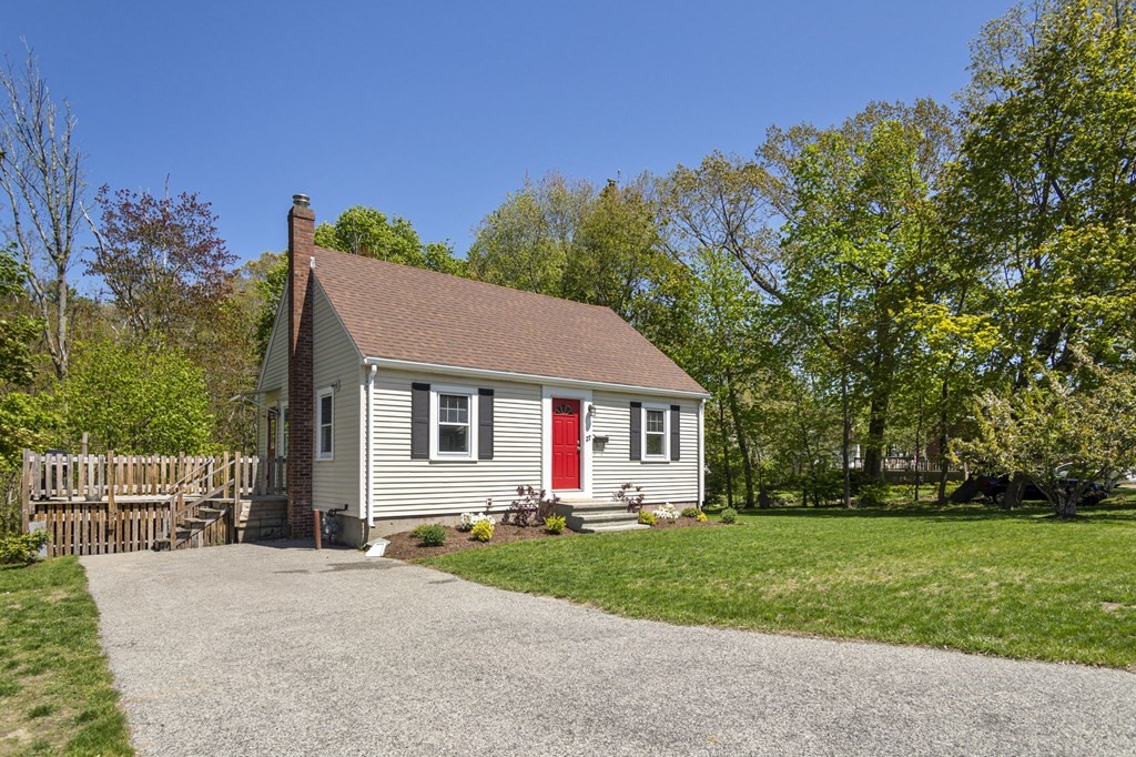 27 Red Jacket Road Weymouth, MA 02190 - Photo 26 of 28