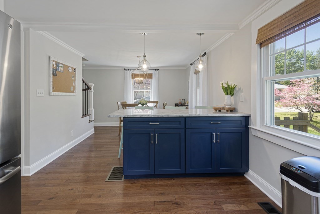 27 Red Jacket Road Weymouth, MA 02190 - Photo 6 of 28