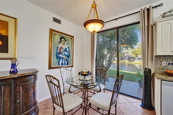 $3,200 | 1025 Northwest 105th Way, Unit B141, Plantation, FL 33322