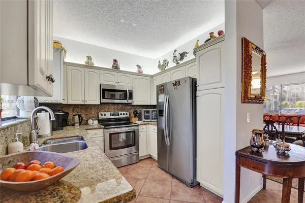 $3,200 | 1025 Northwest 105th Way, Unit B141, Plantation, FL 33322