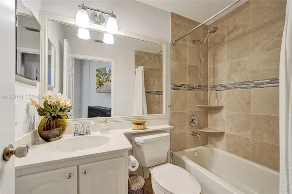 $3,200 | 1025 Northwest 105th Way, Unit B141, Plantation, FL 33322