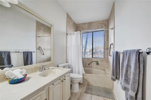 $3,200 | 1025 Northwest 105th Way, Unit B141, Plantation, FL 33322