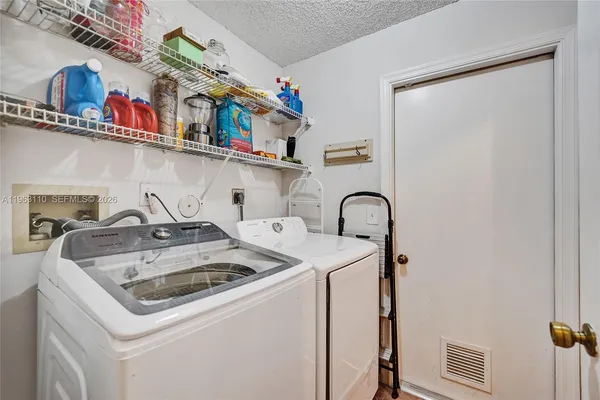 $3,200 | 1025 Northwest 105th Way, Unit B141, Plantation, FL 33322