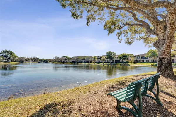 $3,200 | 1025 Northwest 105th Way, Unit B141, Plantation, FL 33322