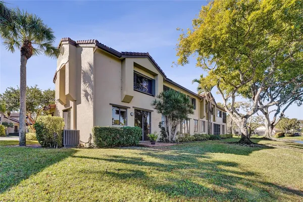 $3,200 | 1025 Northwest 105th Way, Unit B141, Plantation, FL 33322