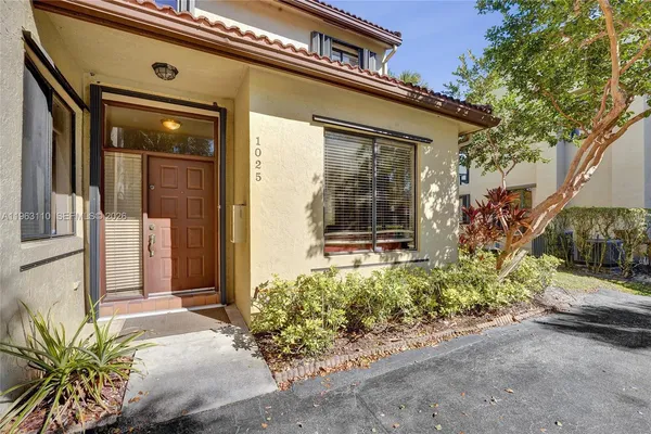 $3,200 | 1025 Northwest 105th Way, Unit B141, Plantation, FL 33322