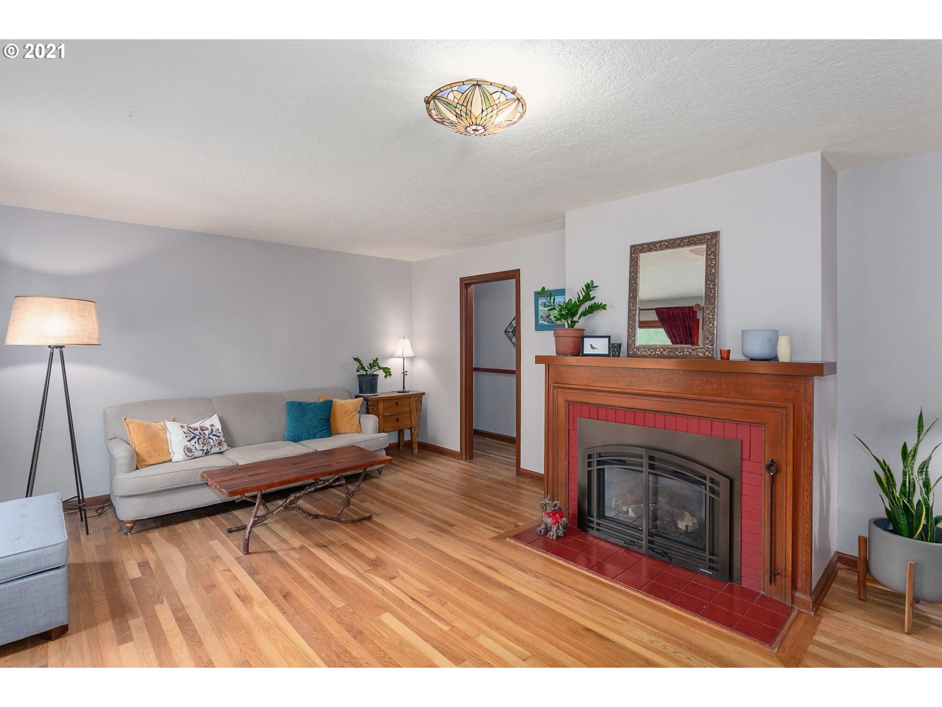 7770 Southwest Oleson Road Portland, OR 97223 - Photo 8 of 29 Gallery Image 8