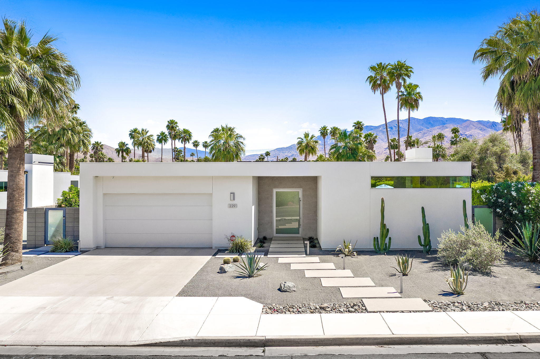 229 East Morongo Road Palm Springs, CA 92264 - Photo 3 of 71 New Century Modern