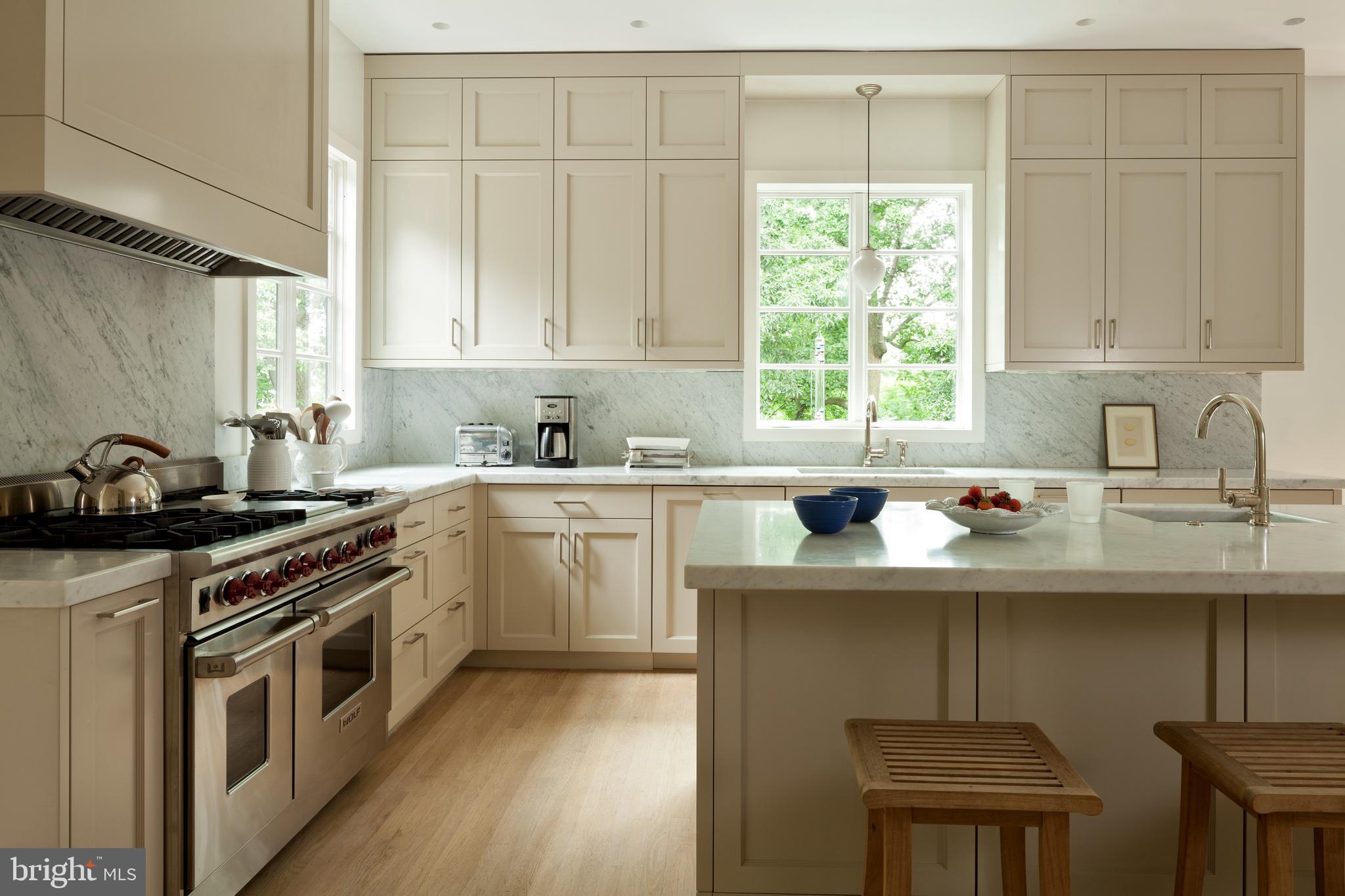 3020 Chain Bridge Road Northwest Washington, DC 20016 - Photo 12 of 27 Custom Country Kitchen