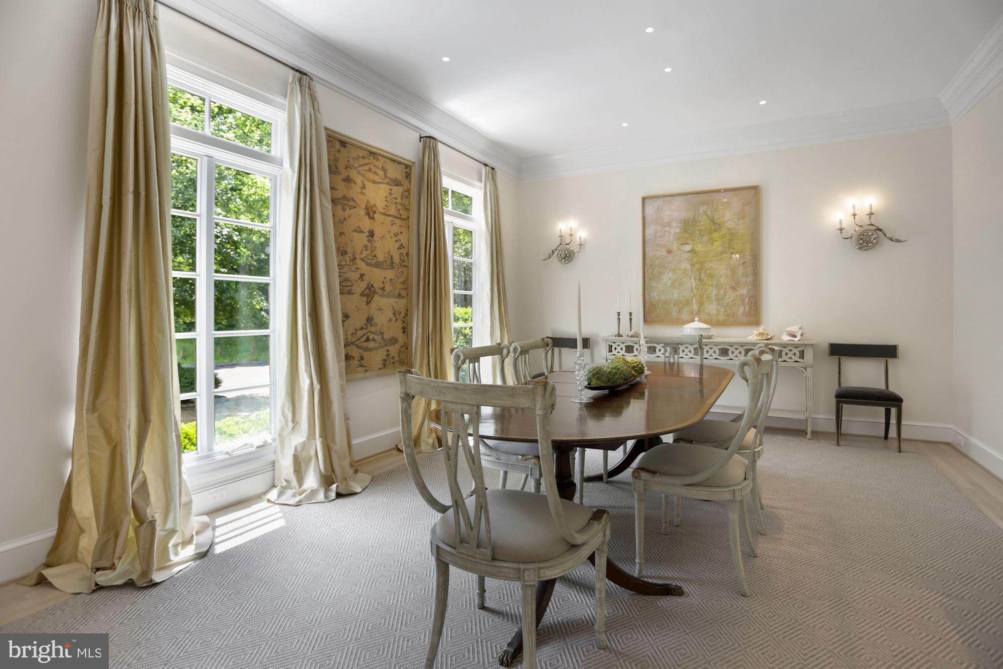 3020 Chain Bridge Road Northwest Washington, DC 20016 - Photo 5 of 27 Dining Room