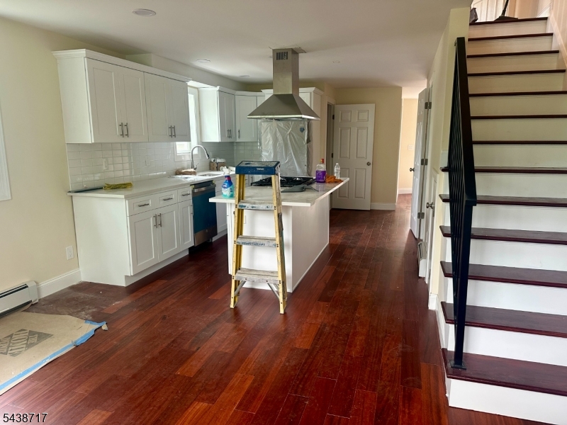 4 Leigh Street Clinton, NJ 08809 - Photo 3 of 11