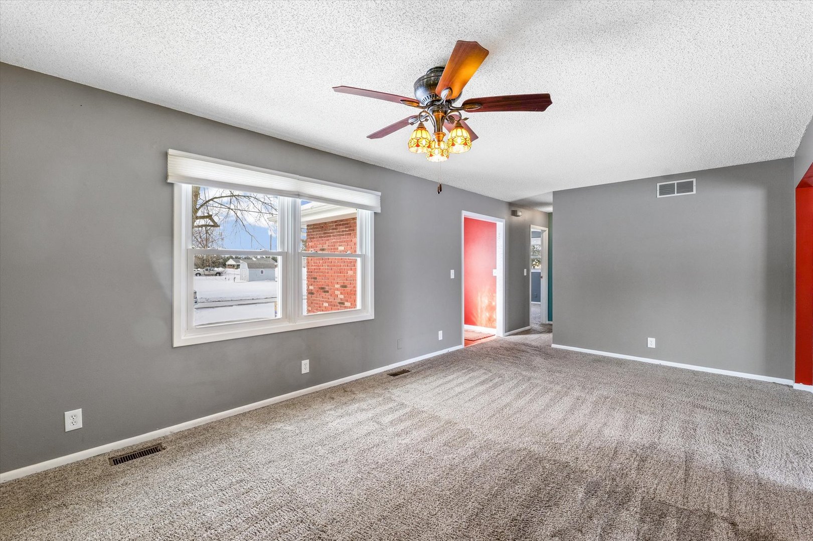 302 North Jackson Street Philo, IL 61864 - Photo 4 of 29