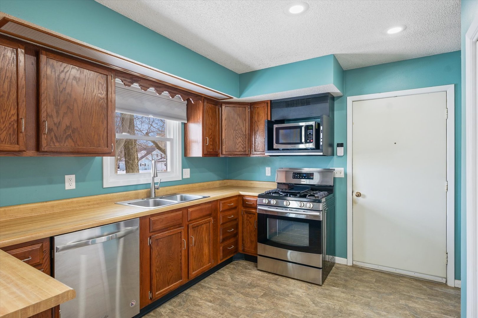 302 North Jackson Street Philo, IL 61864 - Photo 8 of 29